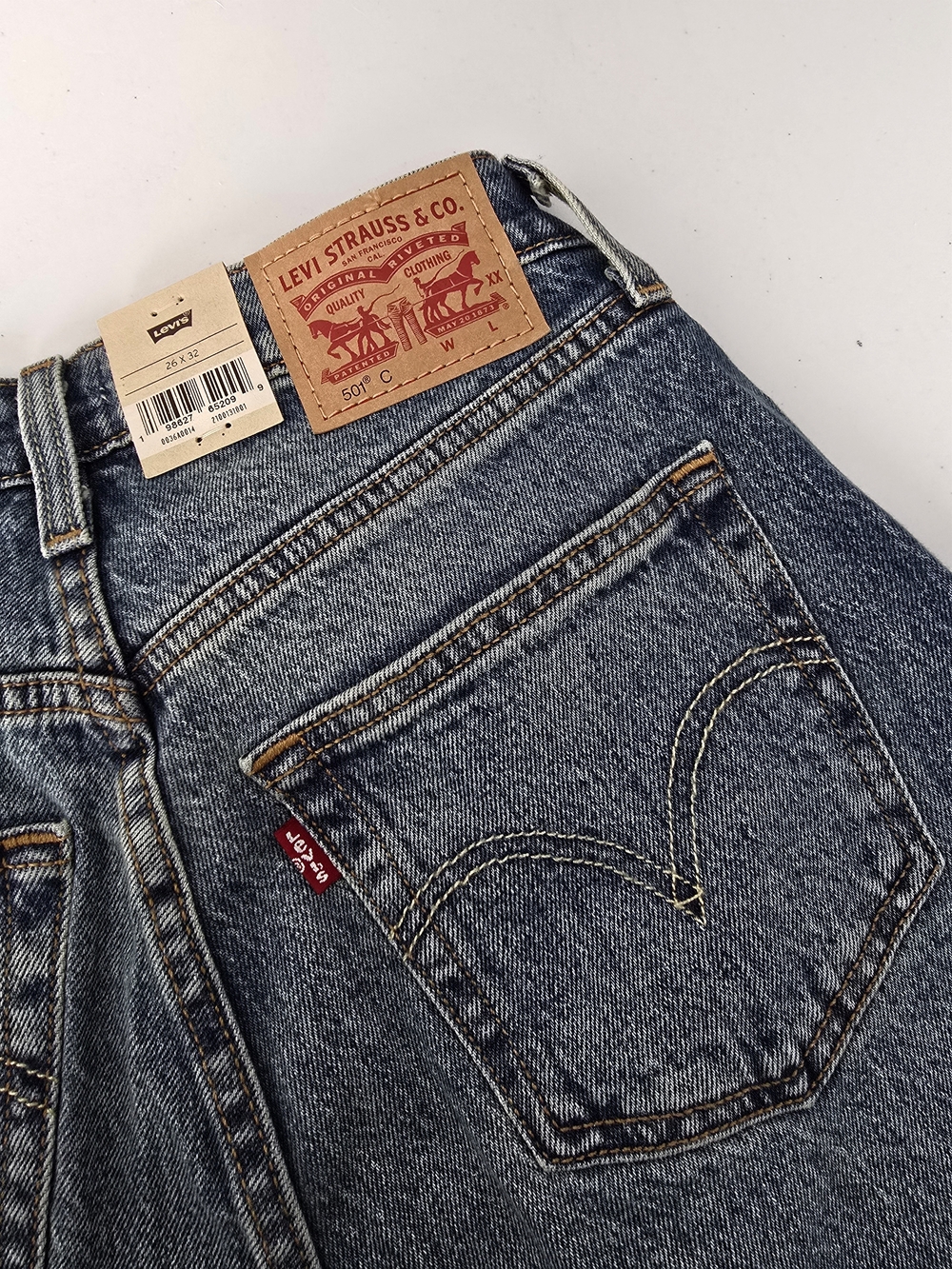 Levi's 501 Curve Straight Jeans 26 Medium Wash Stretch NWT - Picture 4 of 9